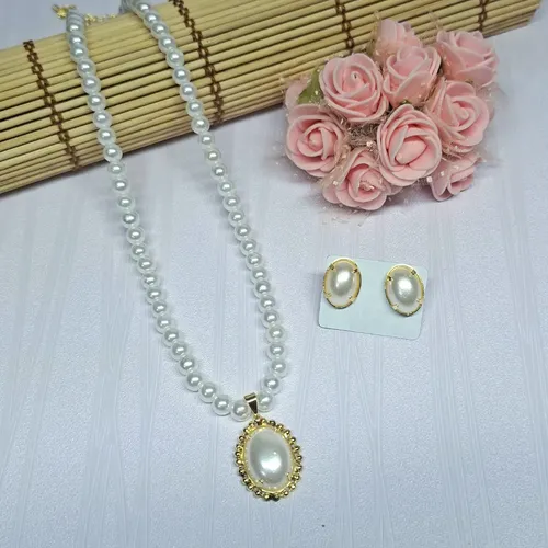 Conjunto Feminino Colar de Pérolas com Pingente Oval Madrepérola Banhado a Ouro e Par de Brincos Estilo Vintage – Joia Clássica de Luxo - Image 4