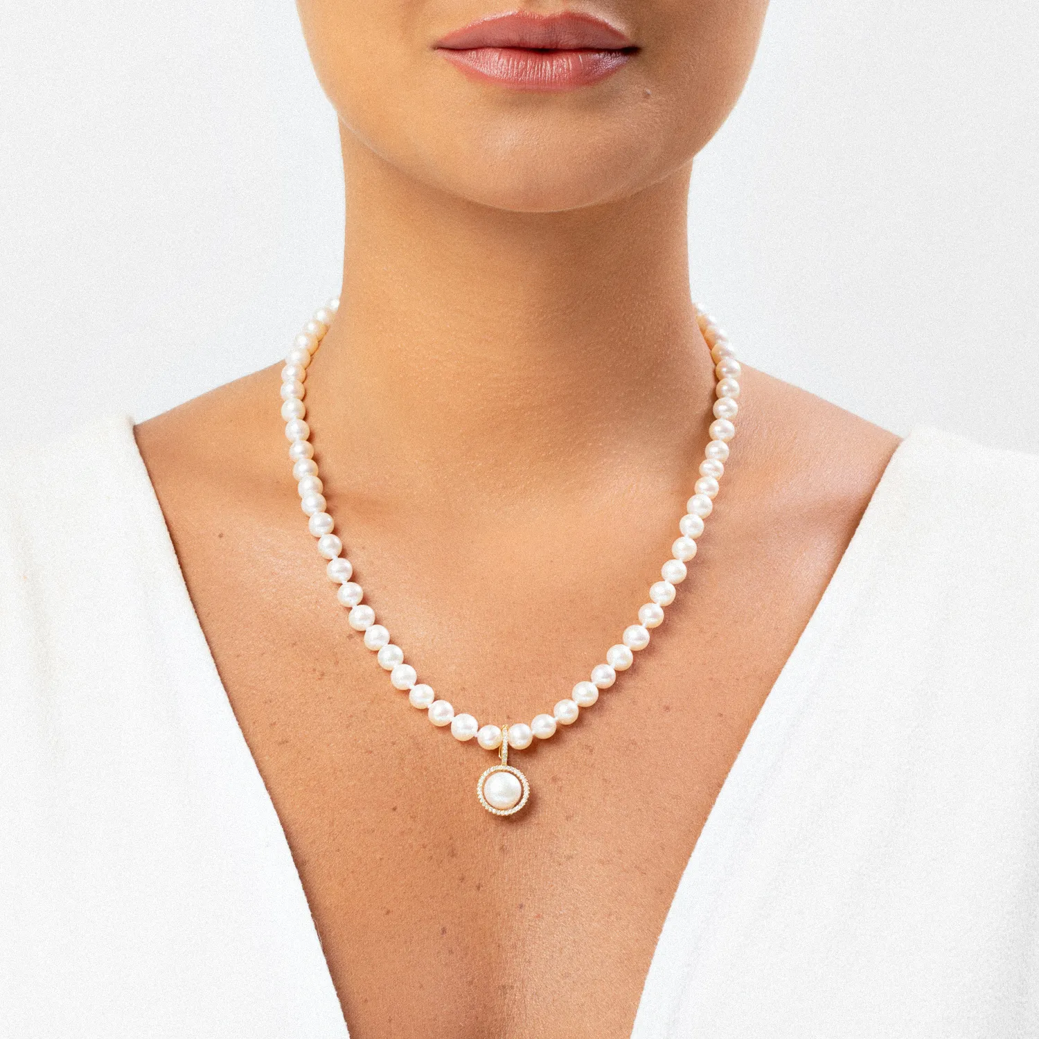 Conjunto Feminino Colar de Pérolas com Pingente Oval Madrepérola Banhado a Ouro e Par de Brincos Estilo Vintage – Joia Clássica de Luxo - Image 5
