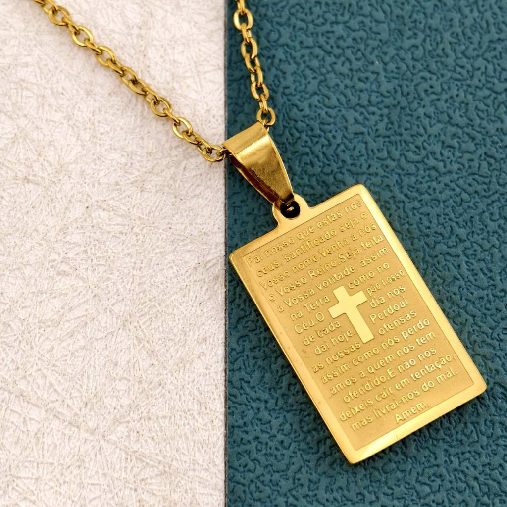Colar Corrente com Pingente Placa Oração do Pai Nosso e Cruz em Aço Inoxidável Banhado a Ouro – Medalha Religiosa de Proteção e Fé - Image 3